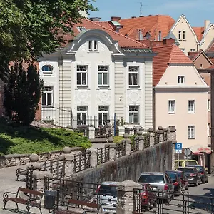 https://hill-inn.poznan-hotels.com